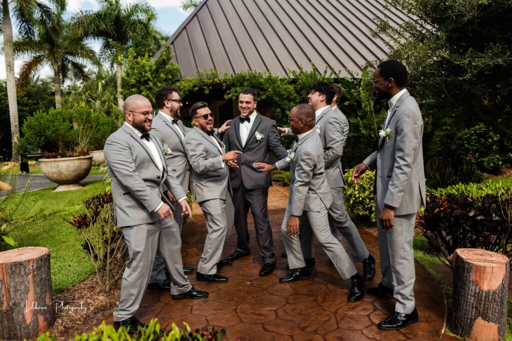 groomsmen photos