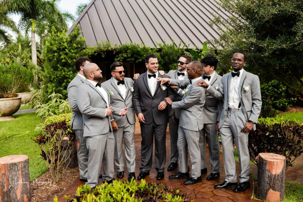 groomsmen photos