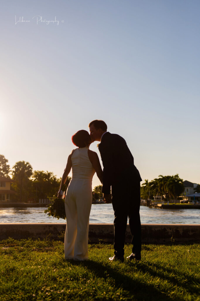 silhouette kiss hugh taylor birch state park