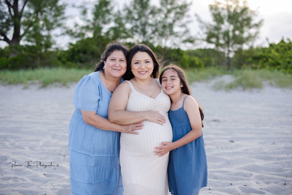 3 generations maternity photo